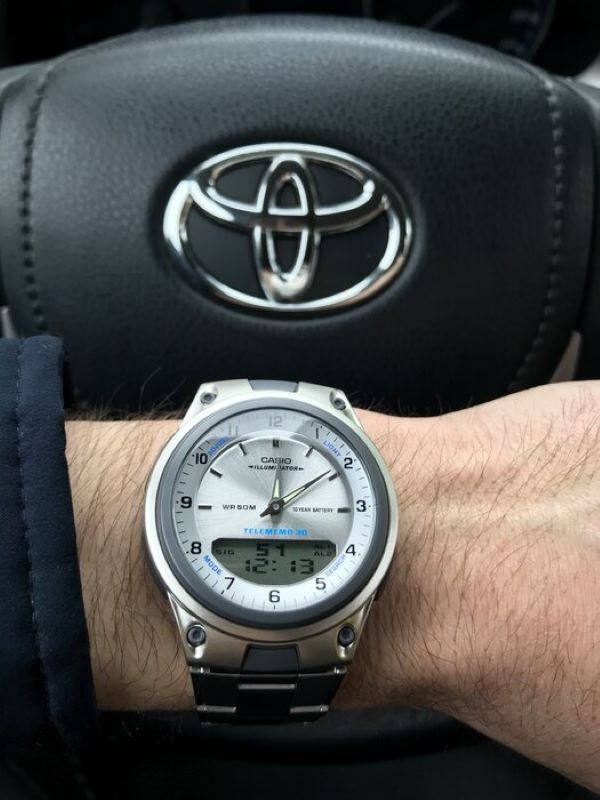 Reloj para hombre Casio Aw-80D-7 extensible de acero inoxidable Cronometro 30 memorias Luz led.