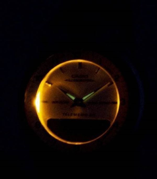 Reloj para hombre Casio Aw-80D-7 extensible de acero inoxidable Cronometro 30 memorias Luz led.