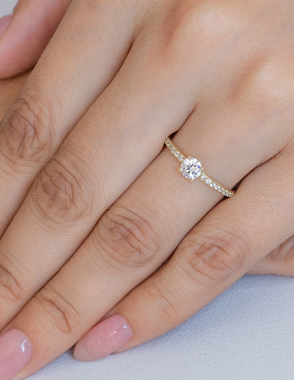 ANILLO DE COMPROMISO ORO 10K AMARILLO  CON PIEDRA VIVIÁN ABBA JOYAS 