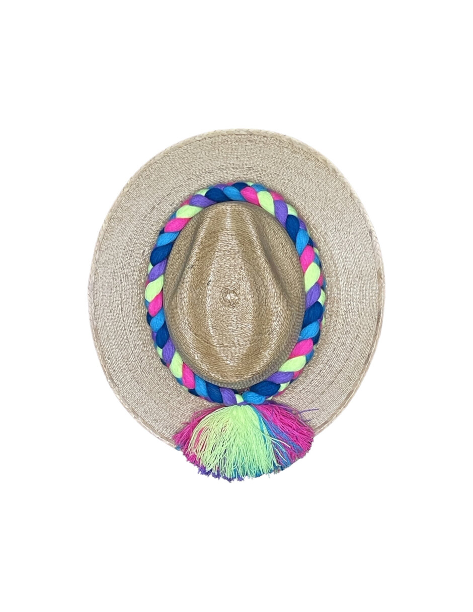 Sombrero para mujer artesanal de palma fina decorado con listón tejido de colores