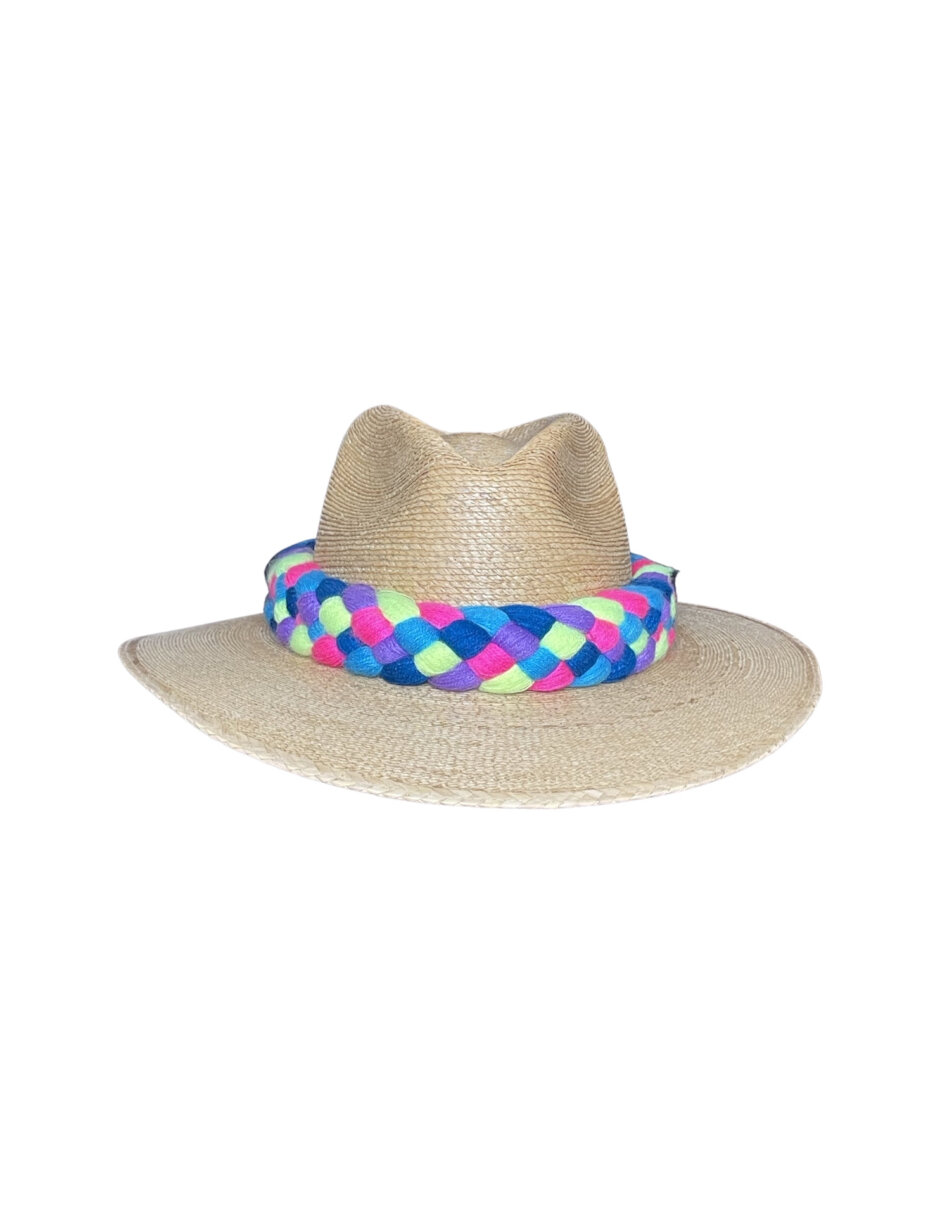 Sombrero para mujer artesanal de palma fina decorado con listón tejido de colores