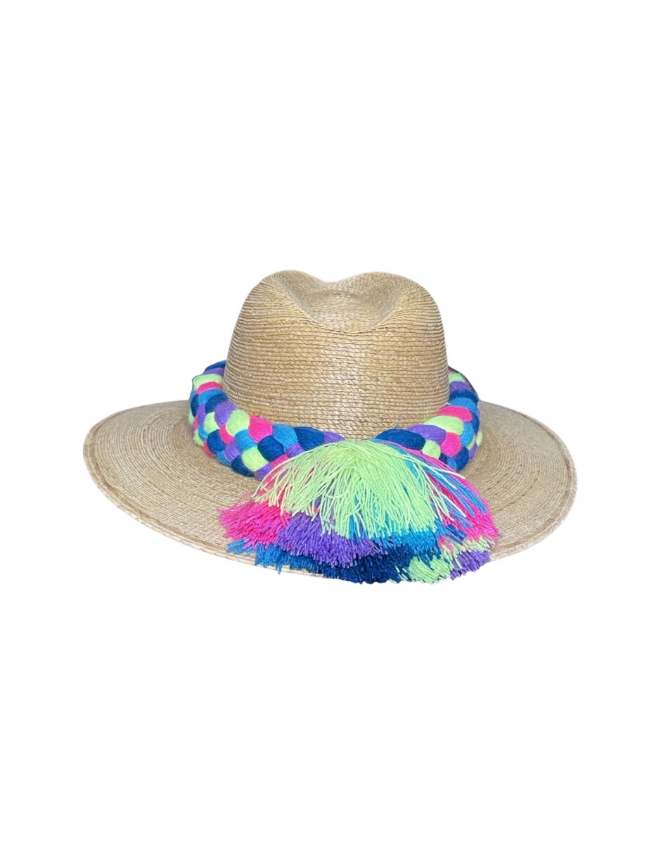 Sombrero para mujer artesanal de palma fina decorado con listón tejido de colores