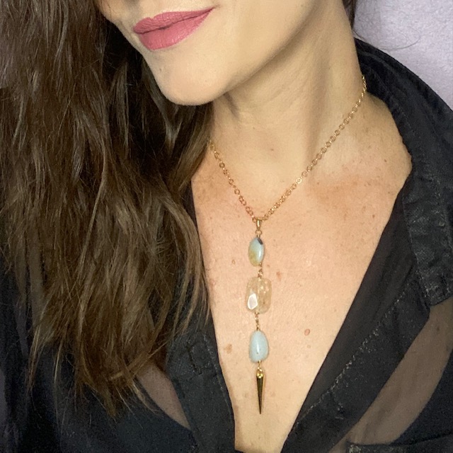 Collar Gargantilla Piedras Naturales Amazonita y Cuarzo Rutilado- Baño de oro 18K- Collar dorado