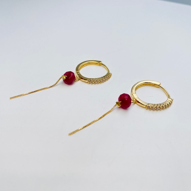 Aretes arracadas piedra Jade roja- Baño de oro 18K- Aretes dorados