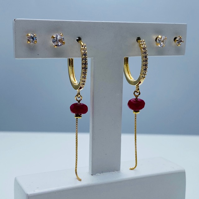 Aretes arracadas piedra Jade roja- Baño de oro 18K- Aretes dorados