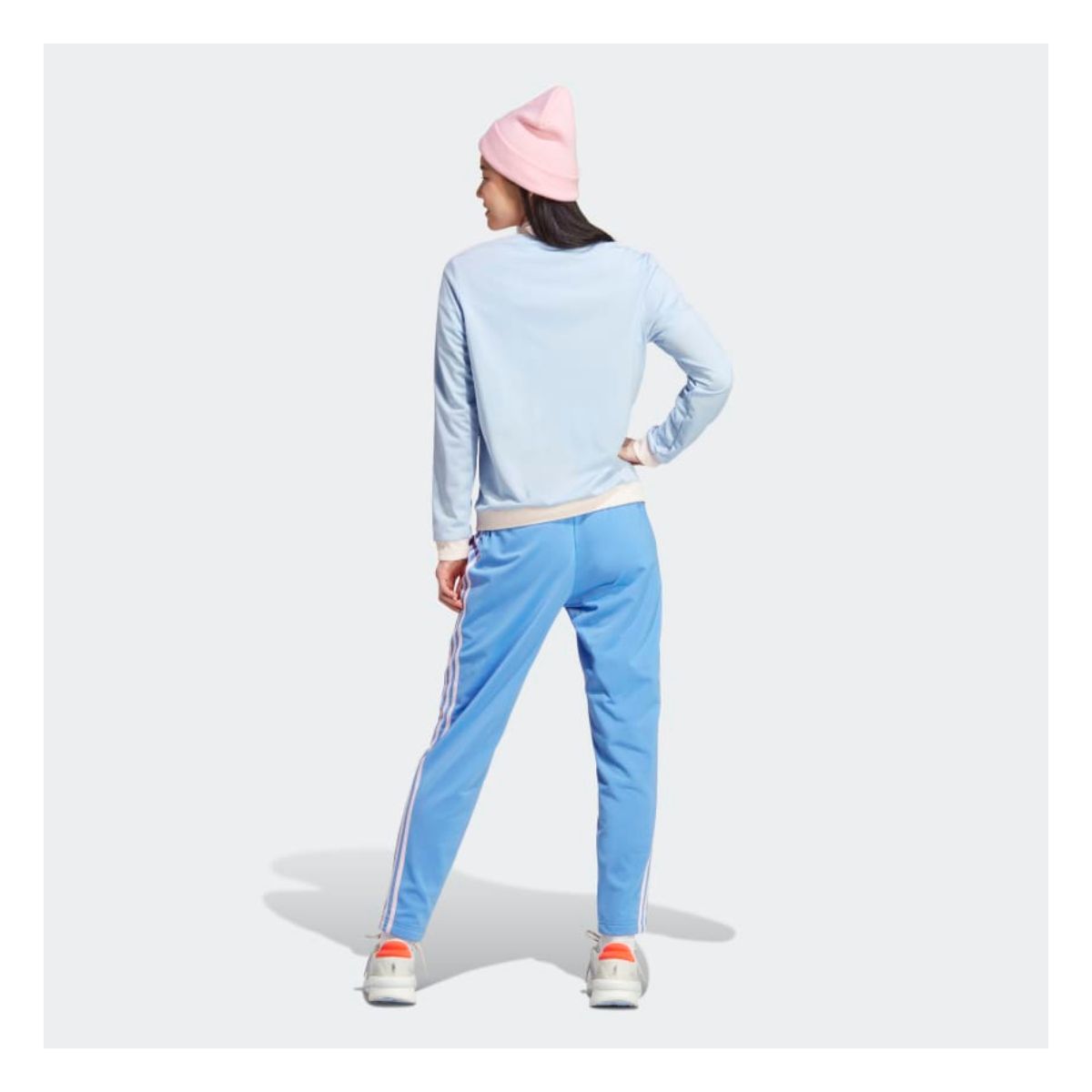 Conjunto Deportivo Adidas Essentials Para Mujer HR4909