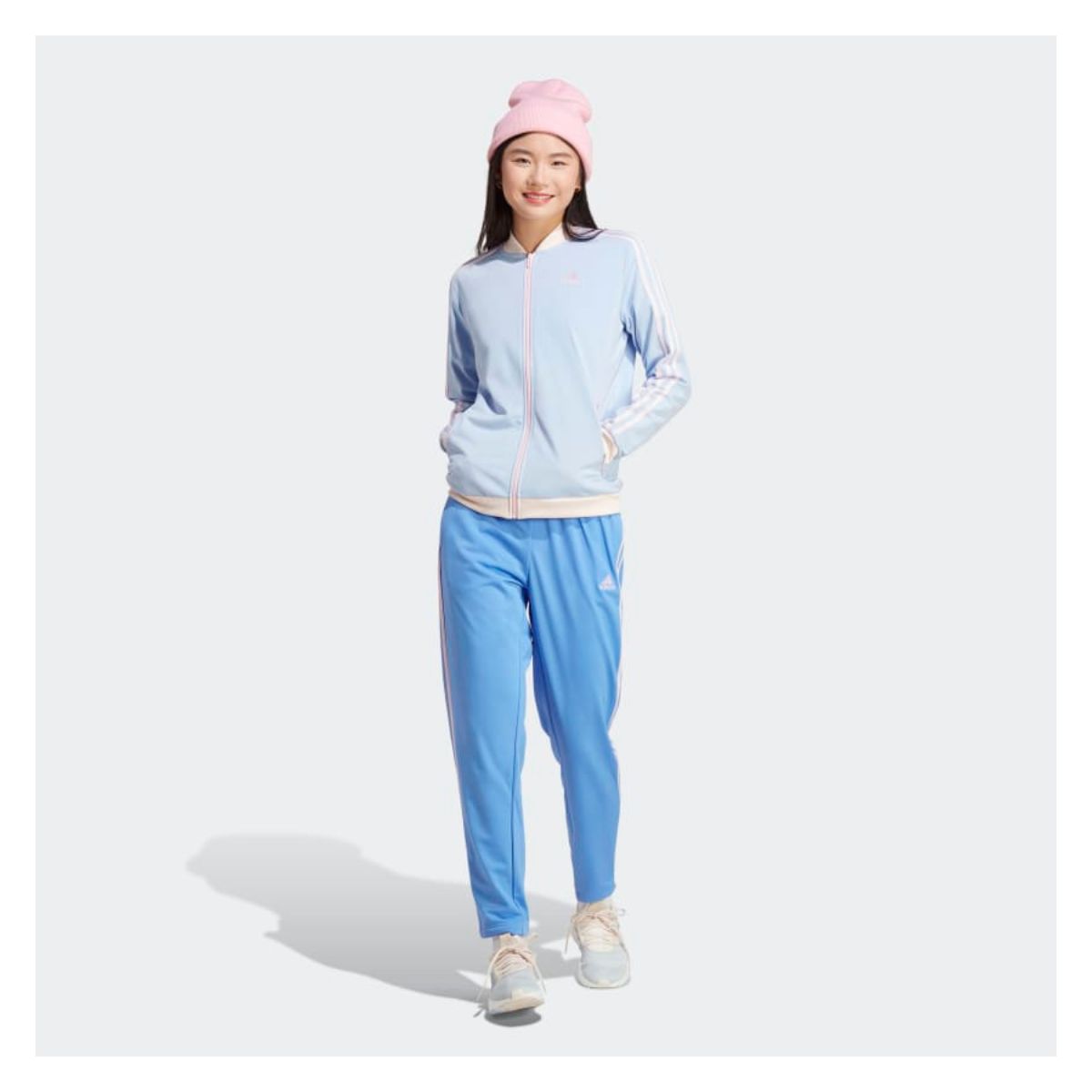 Conjunto Deportivo Adidas Essentials Para Mujer HR4909