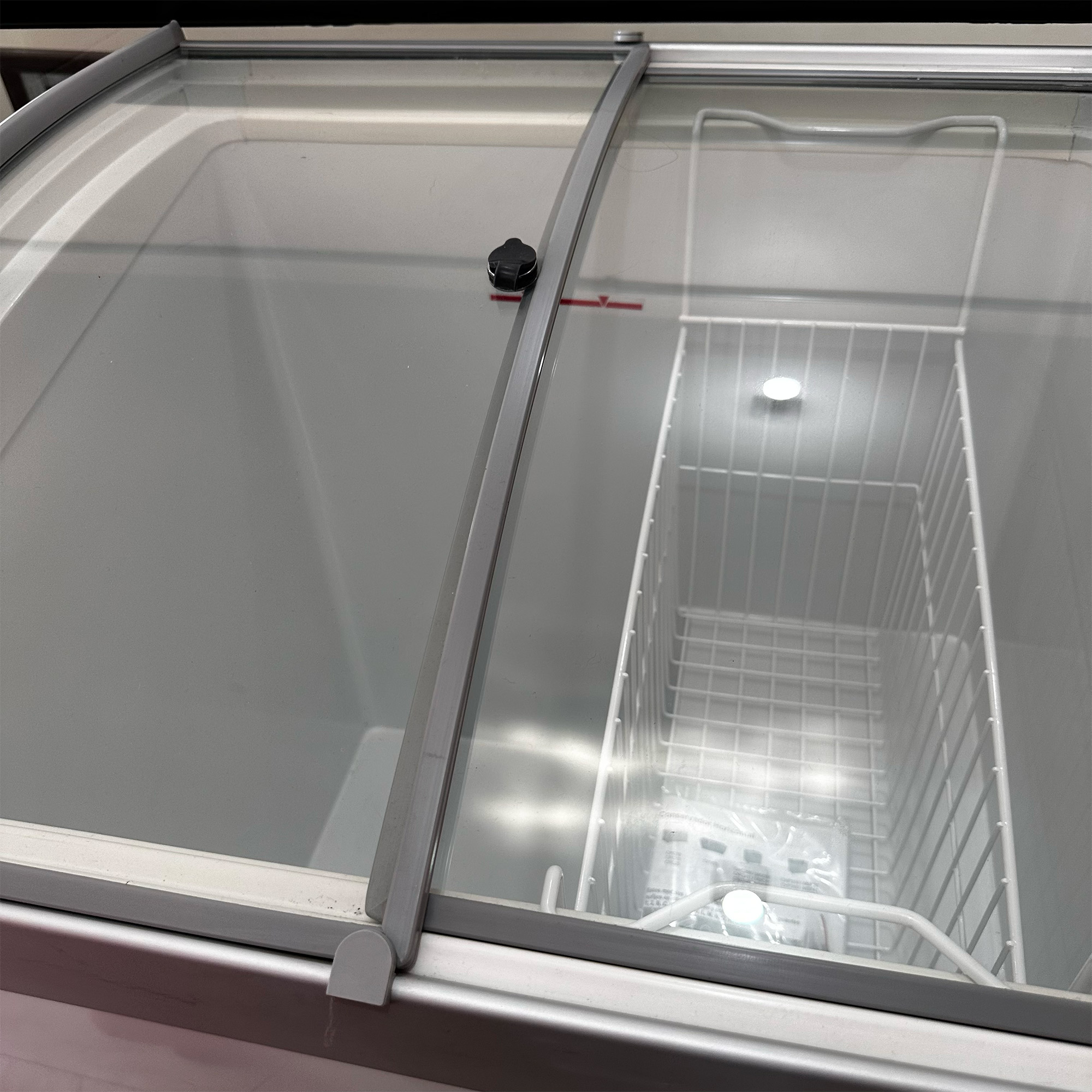  Congelador Horizontal De Puertas Corredizas Cristal Curvo Metalfrio CHC200HC17