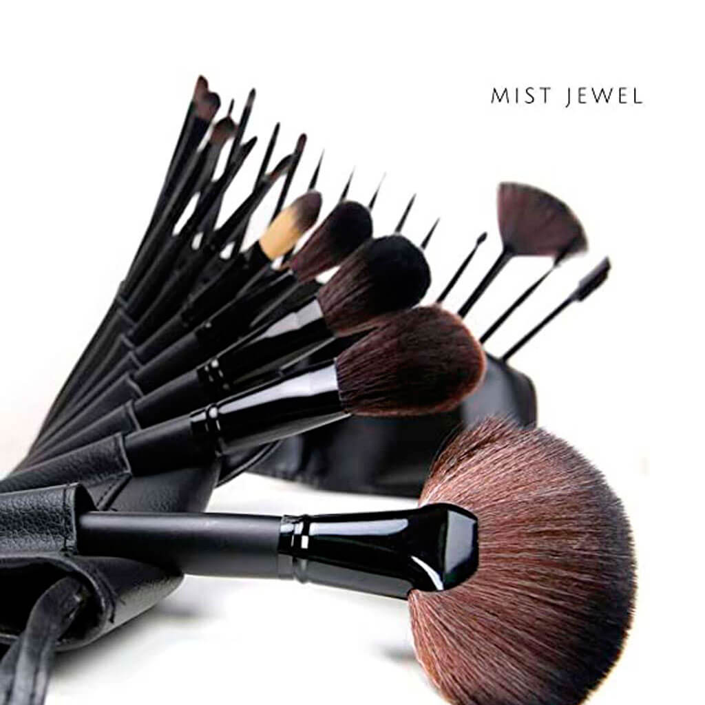 JUEGO DE BROCHAS CON ESTUCHE DE VINIPIEL MANGO NEGRO