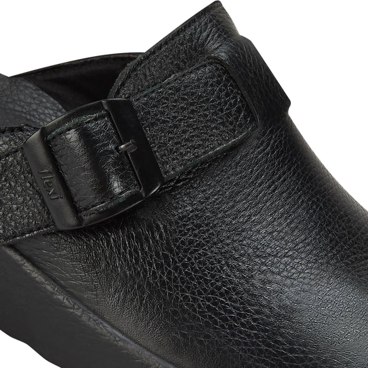 Suecos de piel con suela de cuña color negro, para mujer, marca Flexi, mod. 1032507