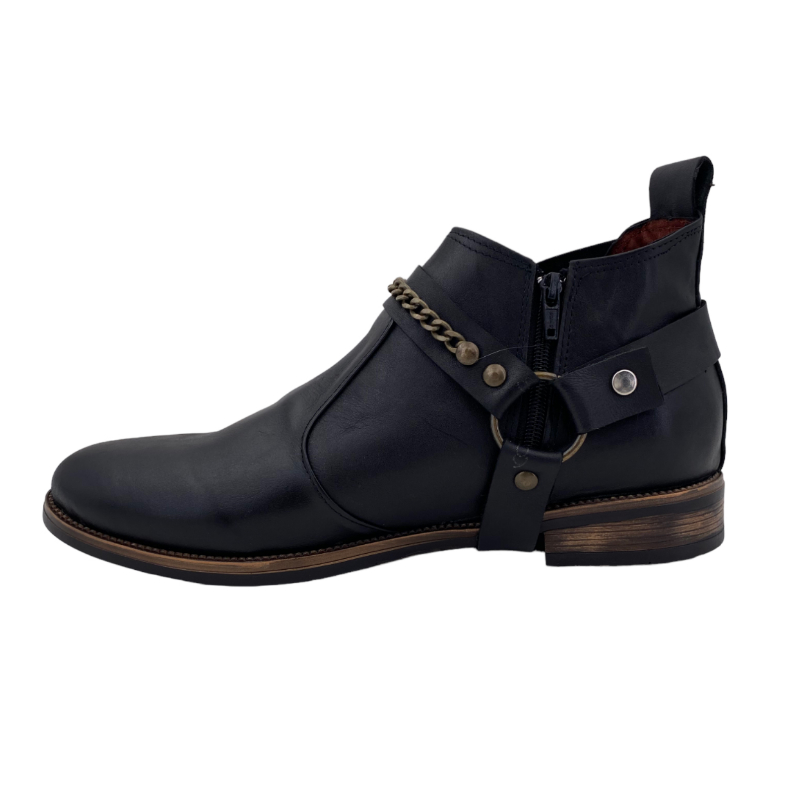 Botas Casuales Hombre Chelsea Boots Piel QUIN Footwear Color Negro Arnes Con Cadena 