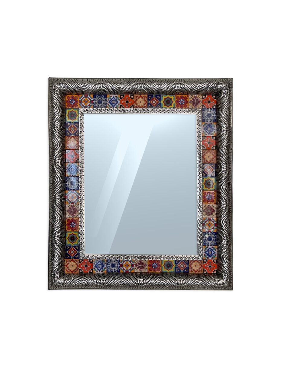 Espejo de Pared artesanal con Acero Repujado y Mosaicos de Talavera 82 x 71 cm