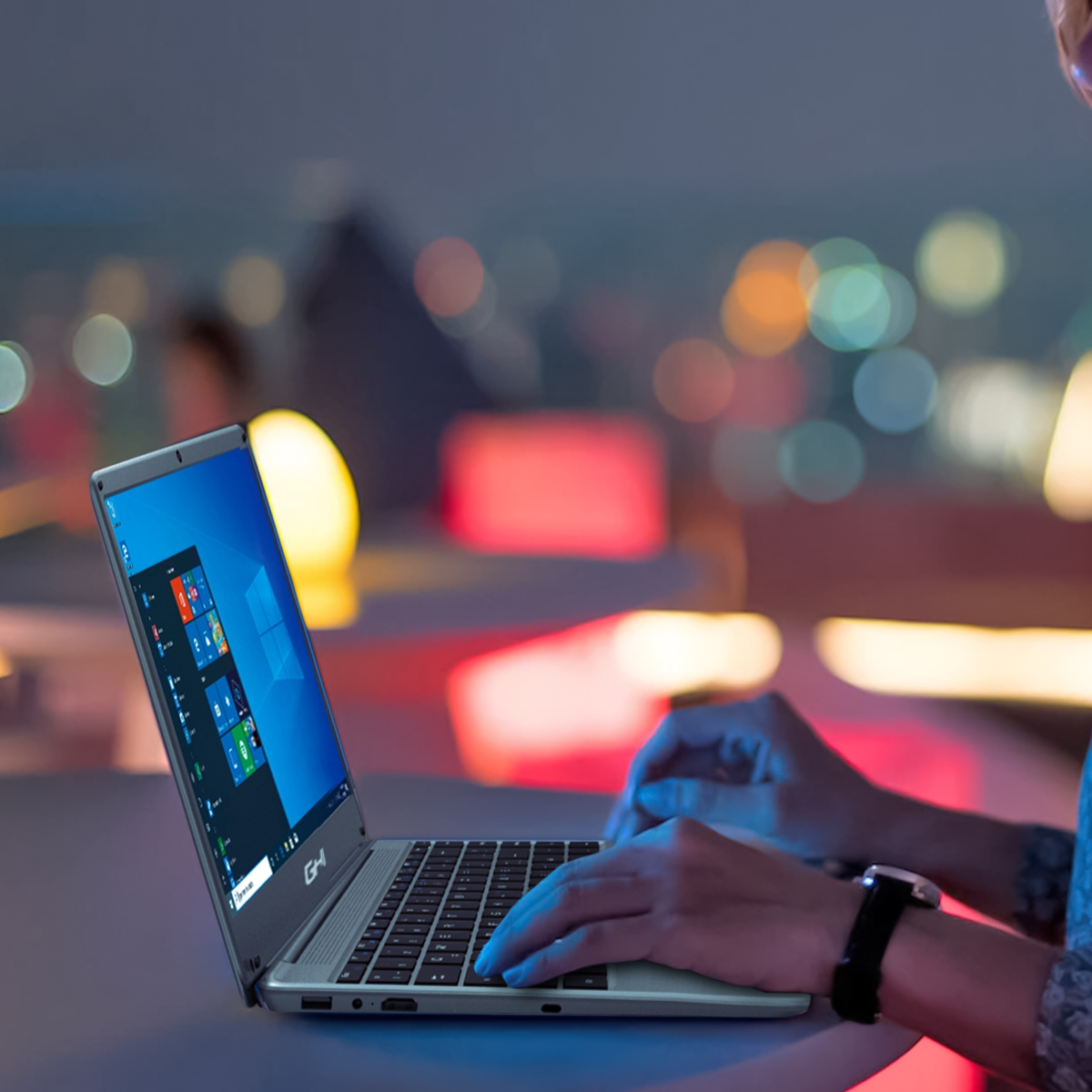 Laptop Ghia Libero Elite Intel CI3 2C 8GB 256GB 14Pulg HD W10H Space Grey Notghia-343