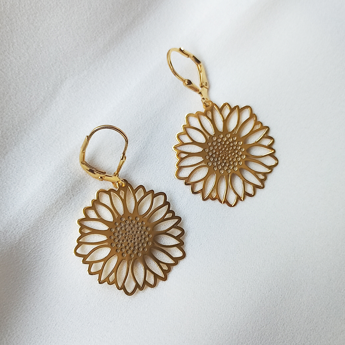 Aretes colgantes Girasol de plata .925 con baño de oro, Joyería de plata de Anante Joyería