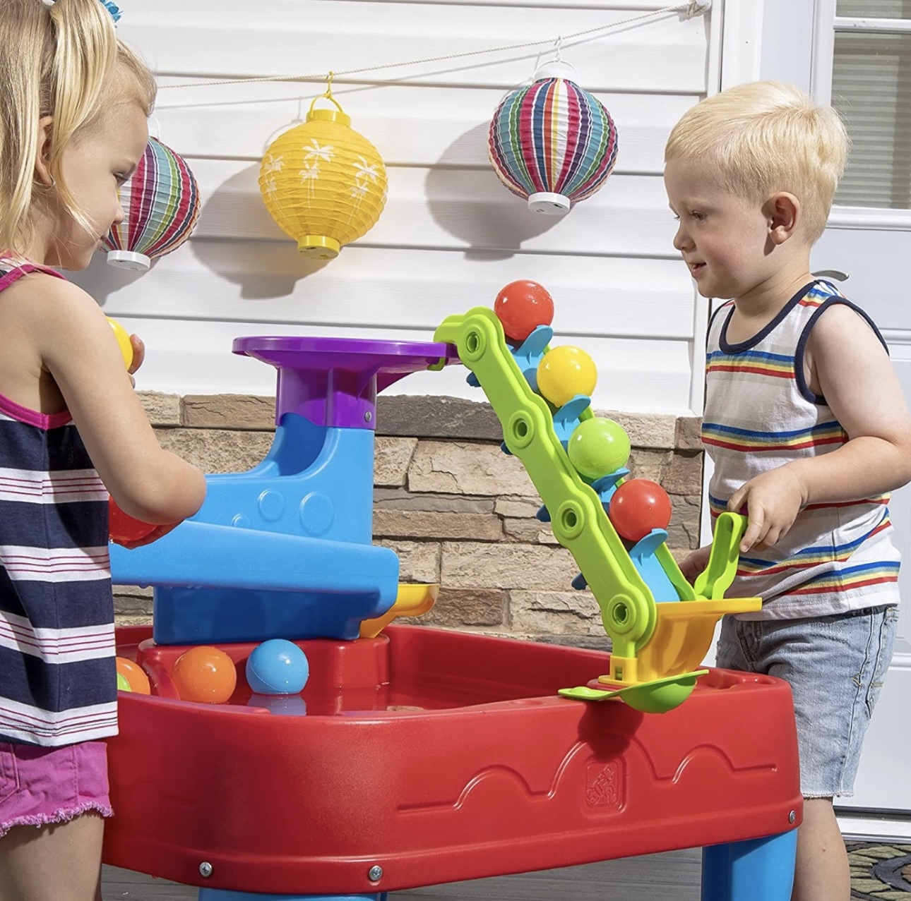 Mesa De Actividades Acuática Con Pelotas Para Niños