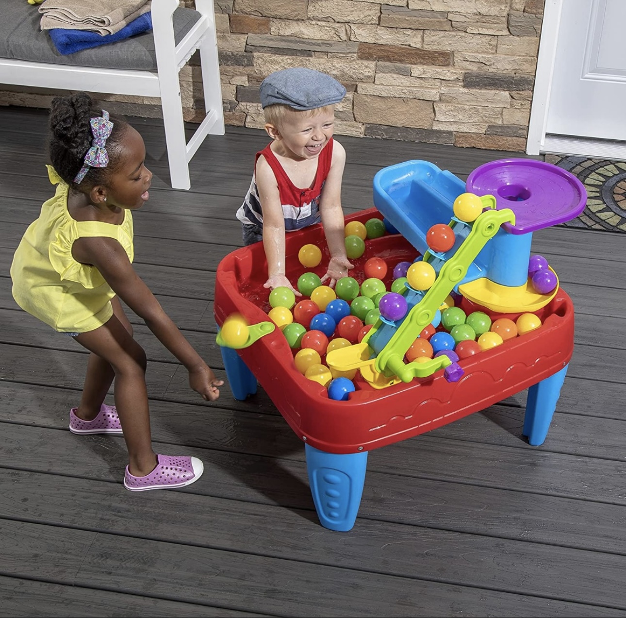 Mesa De Actividades Acuática Con Pelotas Para Niños