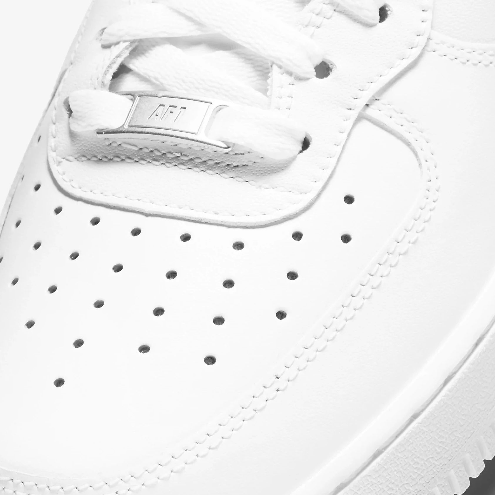 Tenis Nike Air Force 1 Mid