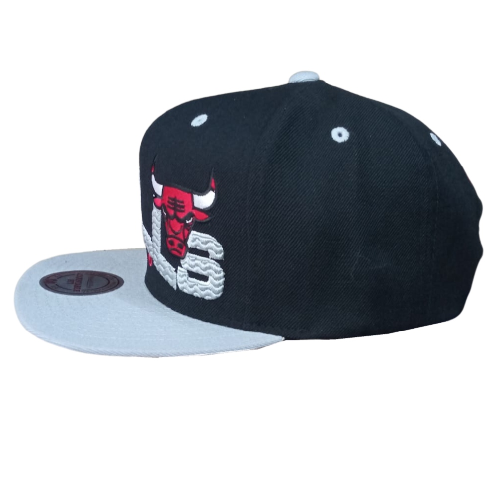 GORRA MITCHELL & NESS SNAPBACK CHICAGO BULLS NEGRO NZ06Z