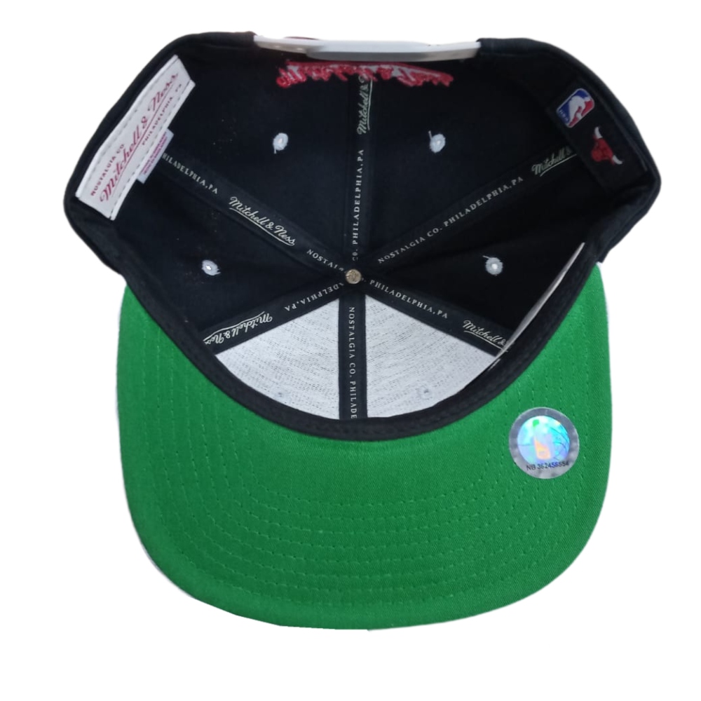 GORRA MITCHELL & NESS SNAPBACK CHICAGO BULLS NEGRO NZ06Z