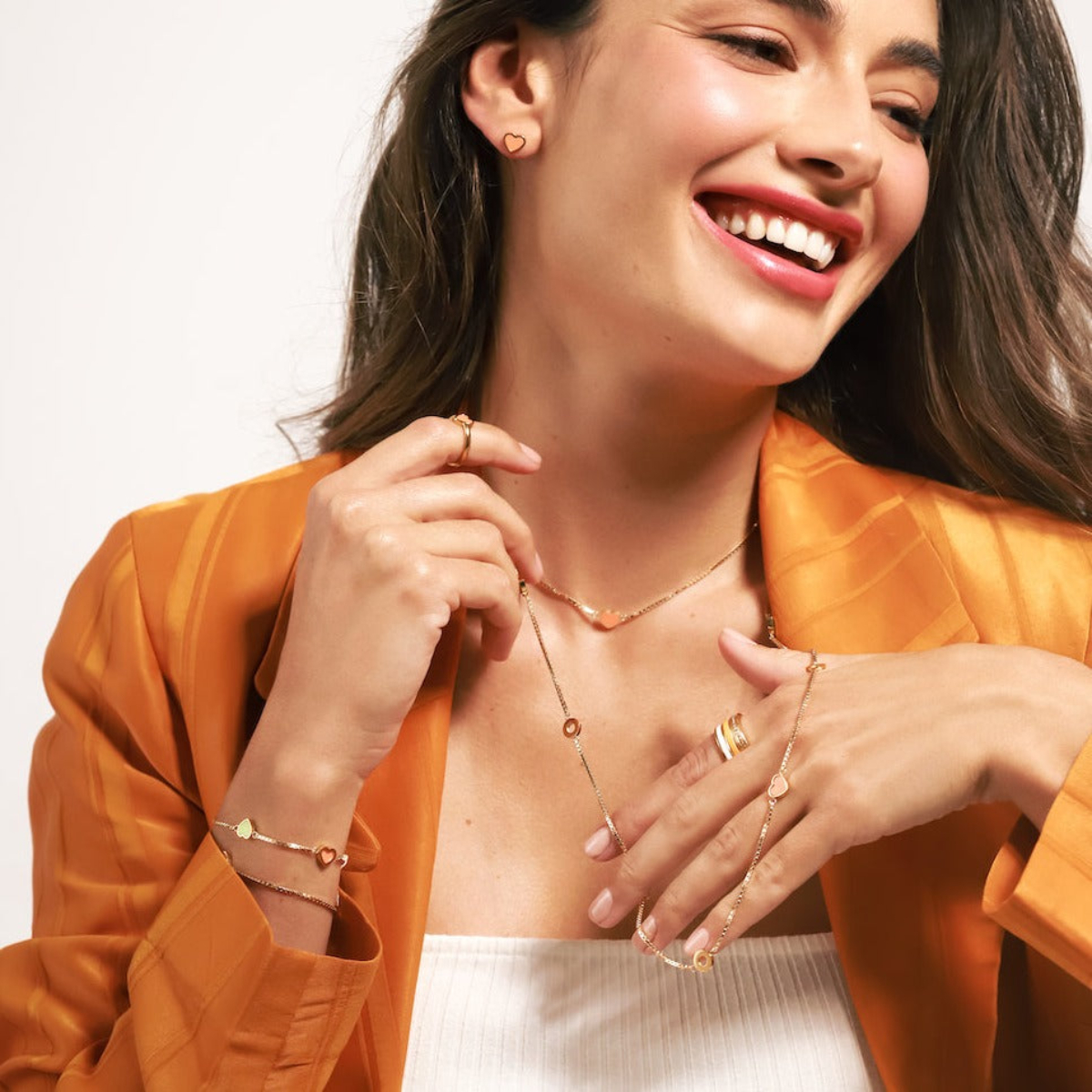 Collar JASON HYDE Amare Cadena Color Oro y Charms Multicolor Mod JHJN0202Y