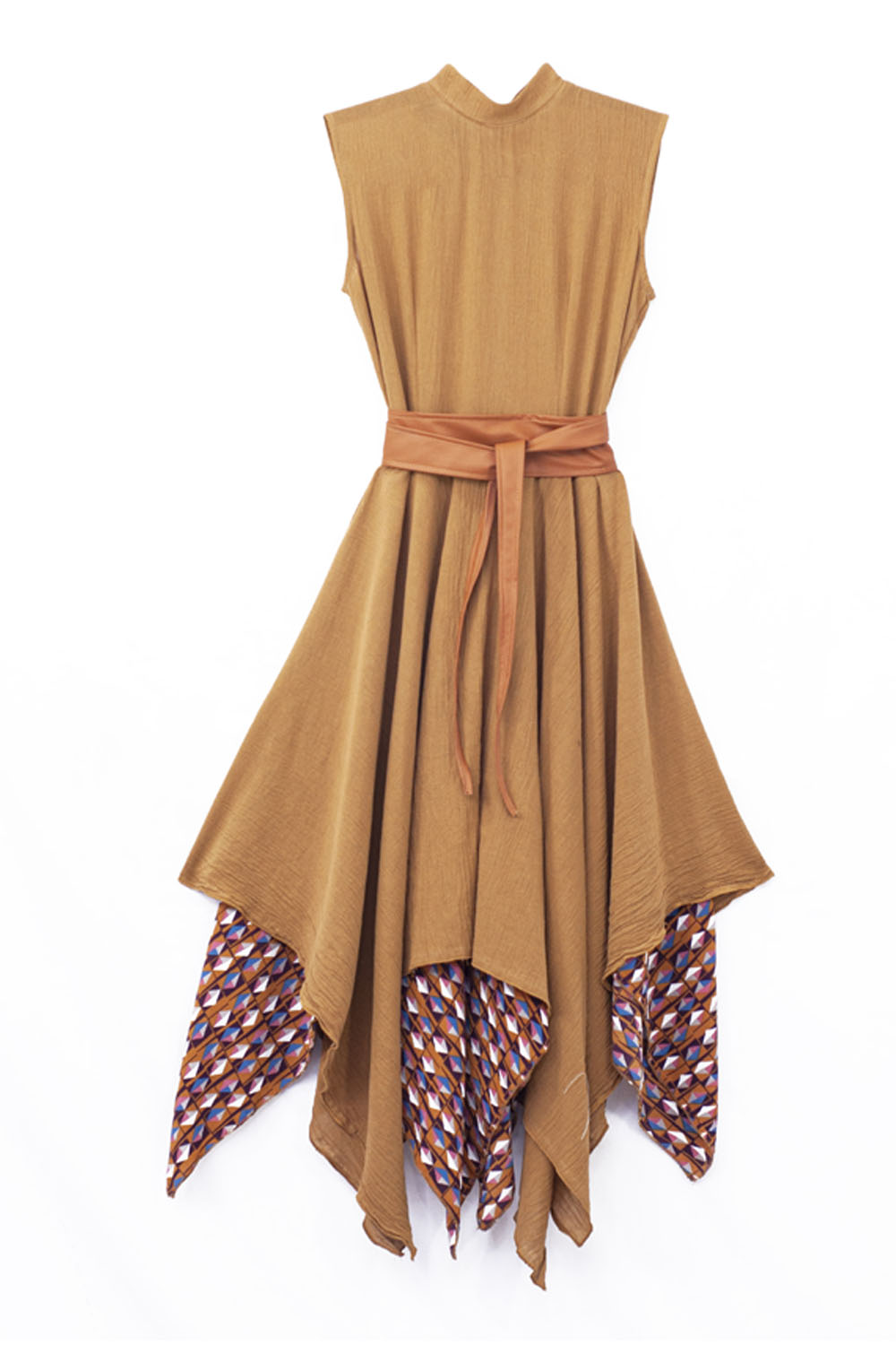 Vestido cuello alto A ÁNGELOZANO de manta algodón con estampado pioliester color caramelo AL-W07