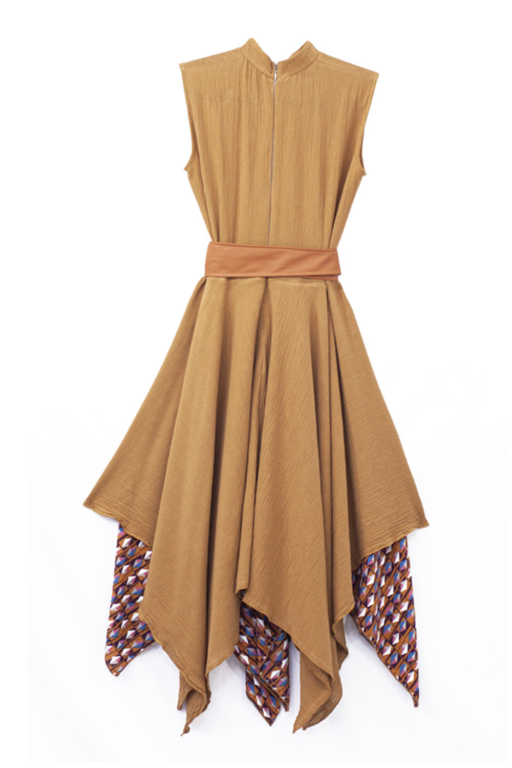 Vestido cuello alto A ÁNGELOZANO de manta algodón con estampado pioliester color caramelo AL-W07