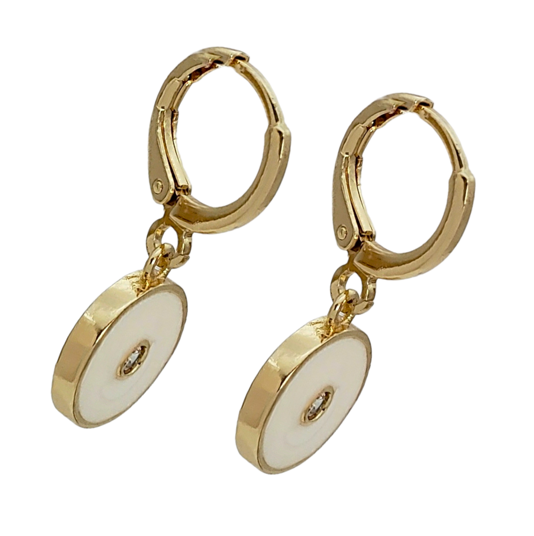 Aretes tipo huggie en chapa de oro boton esmaltado blanco y zircónia