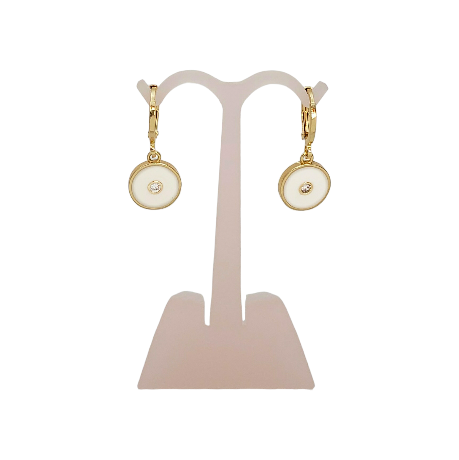 Aretes tipo huggie en chapa de oro boton esmaltado blanco y zircónia