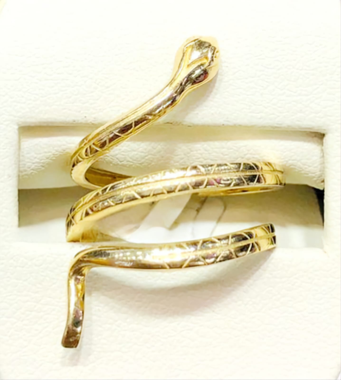 Anillo Serpiente Oro 14 K.+ Obsequio