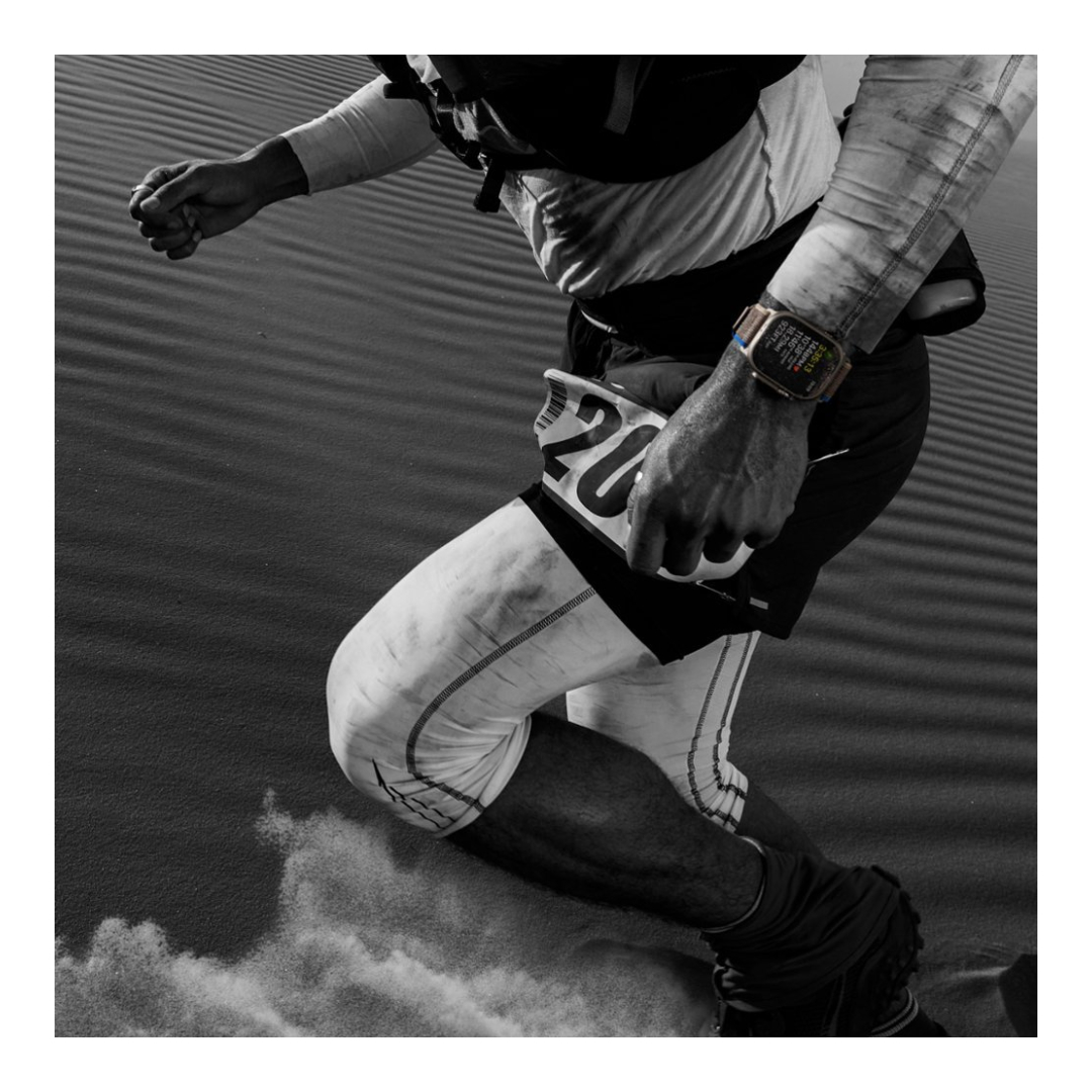 Apple Watch Ultra 49 Mm Titanium Case Negro y Gris Loop S/M A2622 