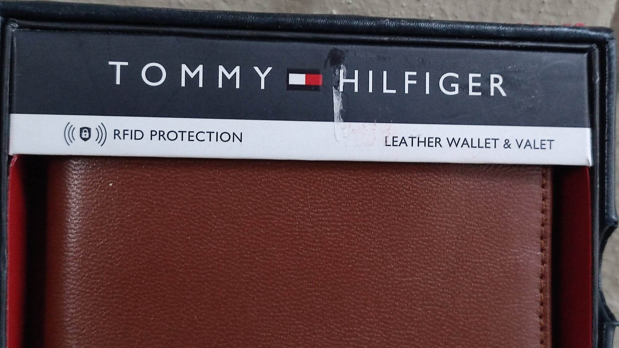 Elegante Cartera De Piel Tommy Hilfiger Original Caballero