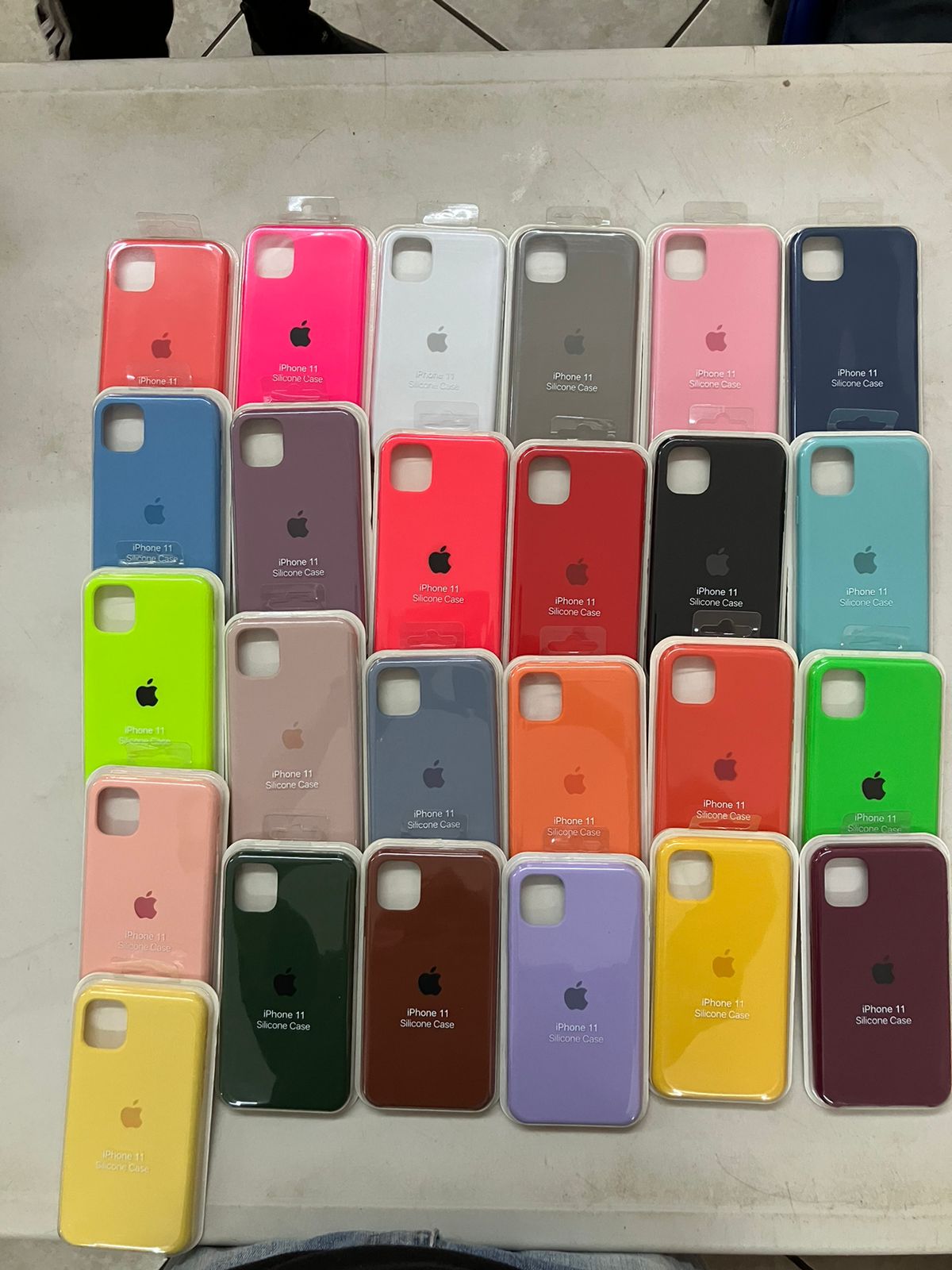 Case iPhone 11 Lila Violeta Logo Silicon y Microfibra Funda Protector