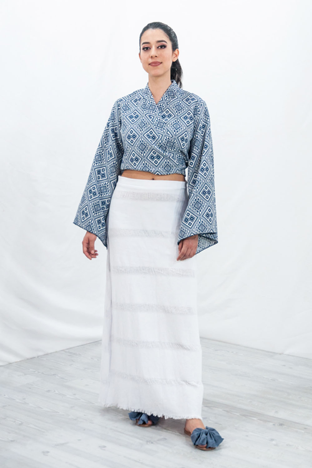 Blusa cruzada A ÁNGELOZANO de manta algodón con tirantes color Azul Estampado AL-W15