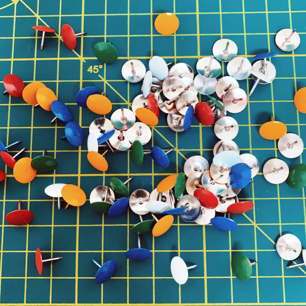 100 Piezas Chinchetas de Cabeza Redonda Tachuelas de Metal Creativas, alfileres para mapas de Pared, Fotos, boletines y tableros de Corcho Oficina