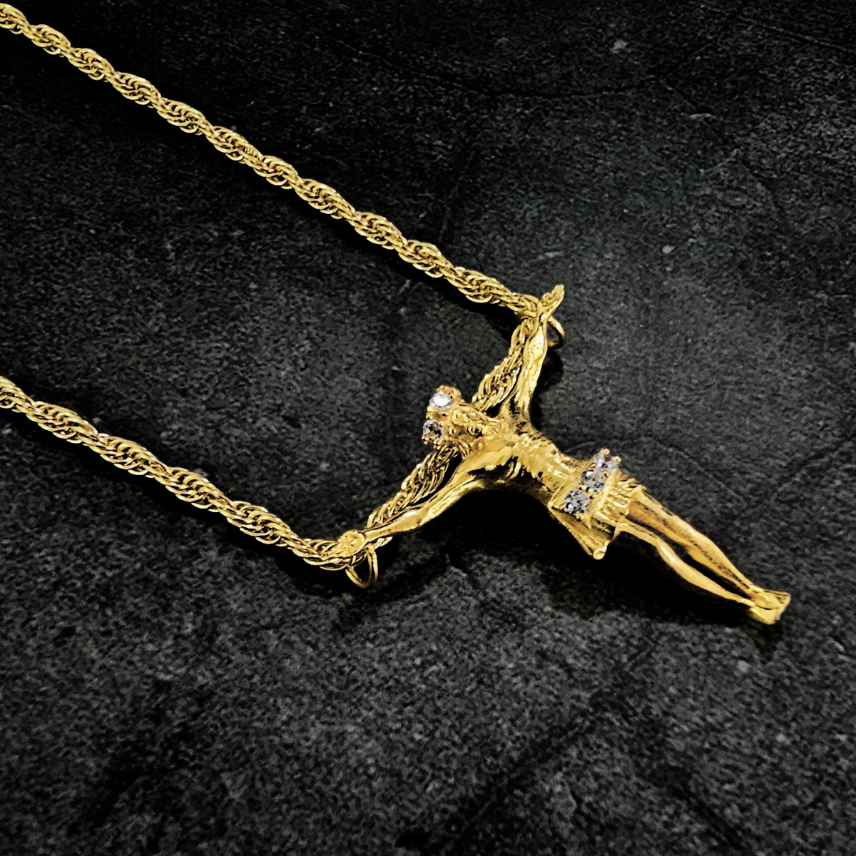 Cadena y dije cristo en plata .925 Hombre con chapa de oro 14k. Incluye certificado