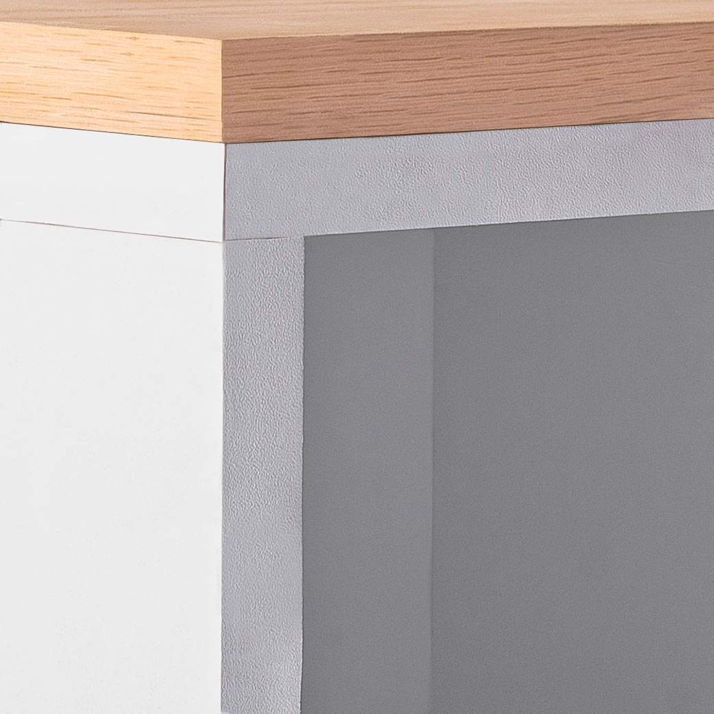 Estantería Baja Y Amplia Cubierta De Encino Para Canastas