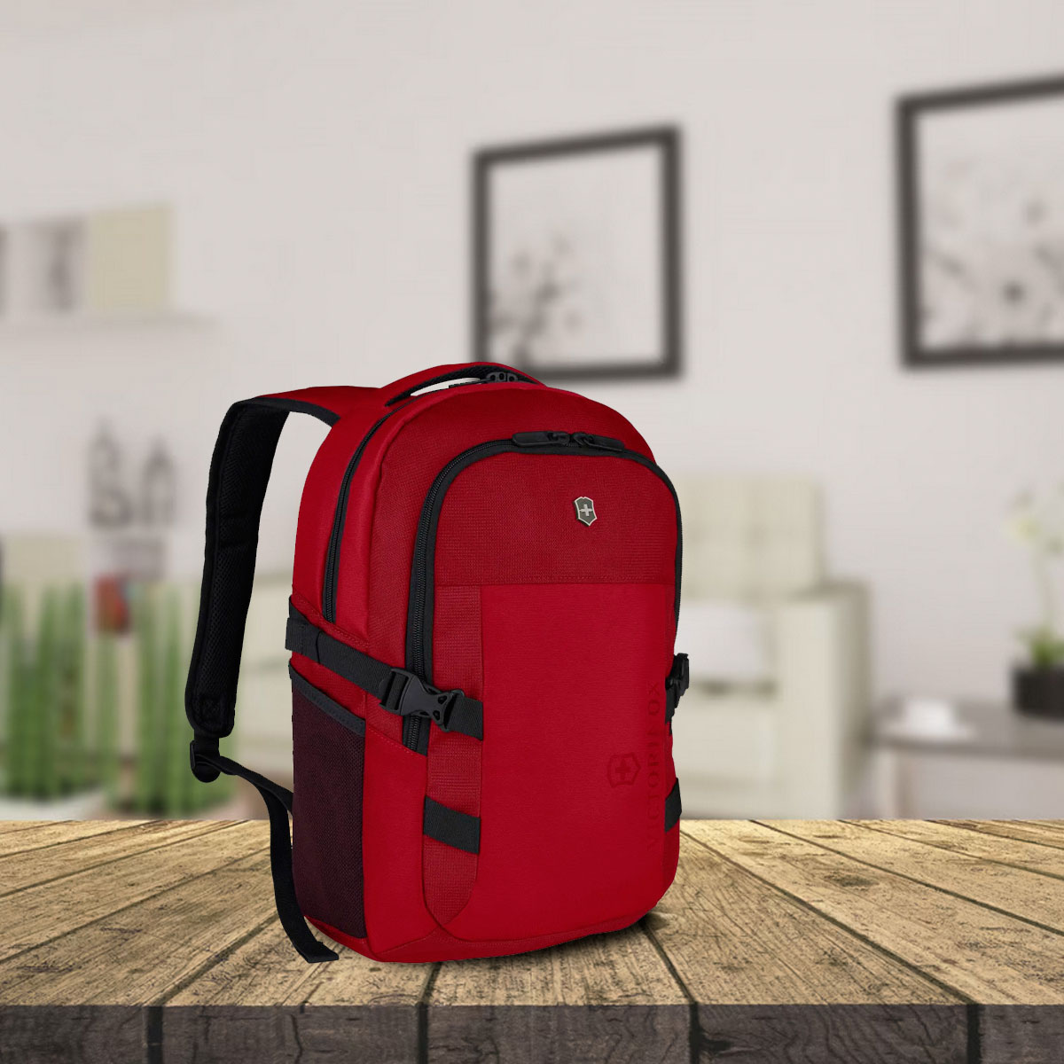 Mochila con almacenamiento multifuncional Vx Sport EVO Compact, color Rojo, Victorinox