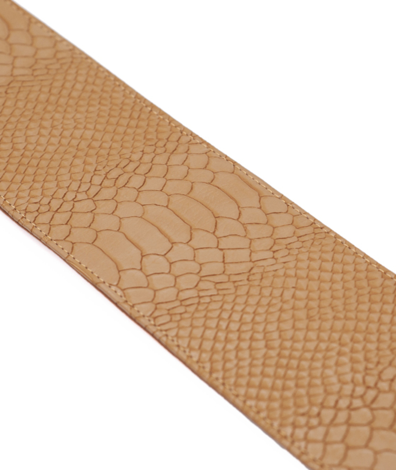 Cinto Grabado A ÁNGELOZANO de piel sintética  con grabado de víbora.