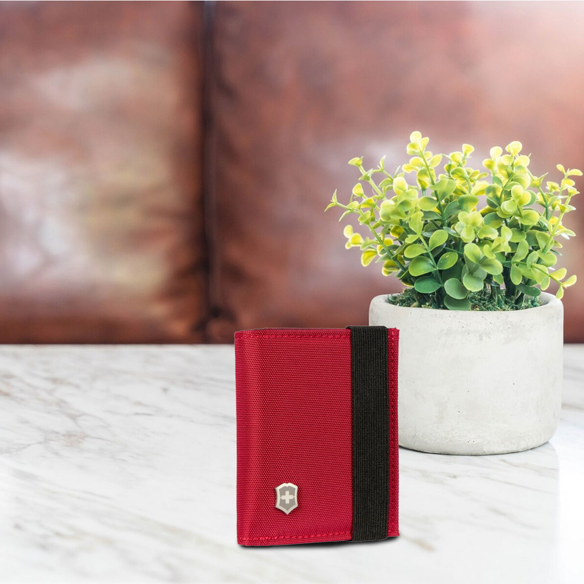 Billetera de dos pliegues con portadocumentos de micromalla, color Rojo, Victorinox