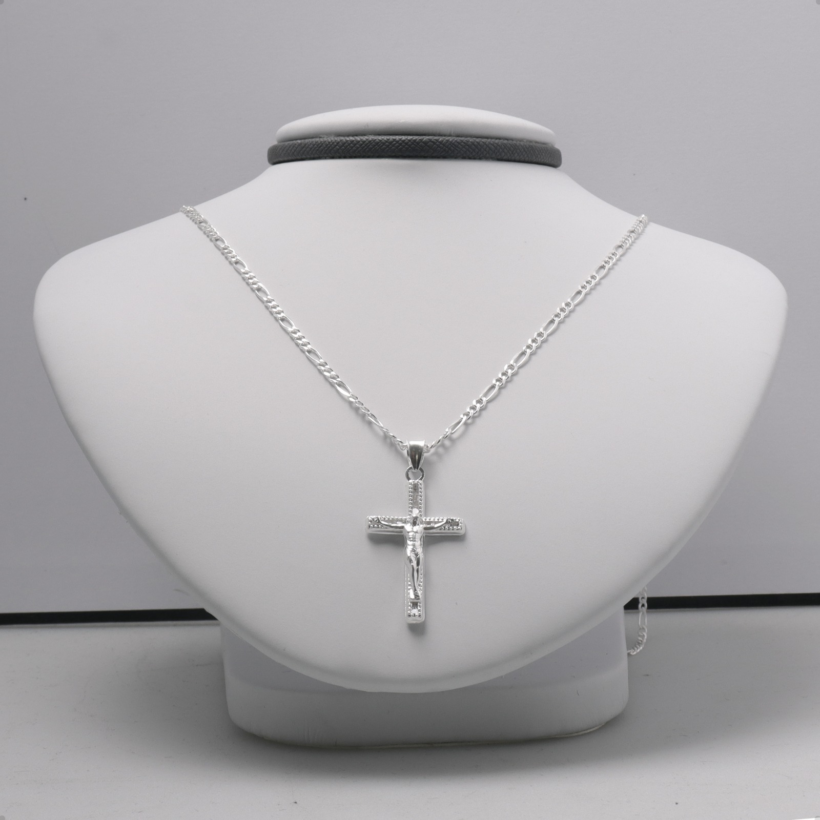 Cadena Con Dije Cruz Cristo Figaro  60cm Plata 925