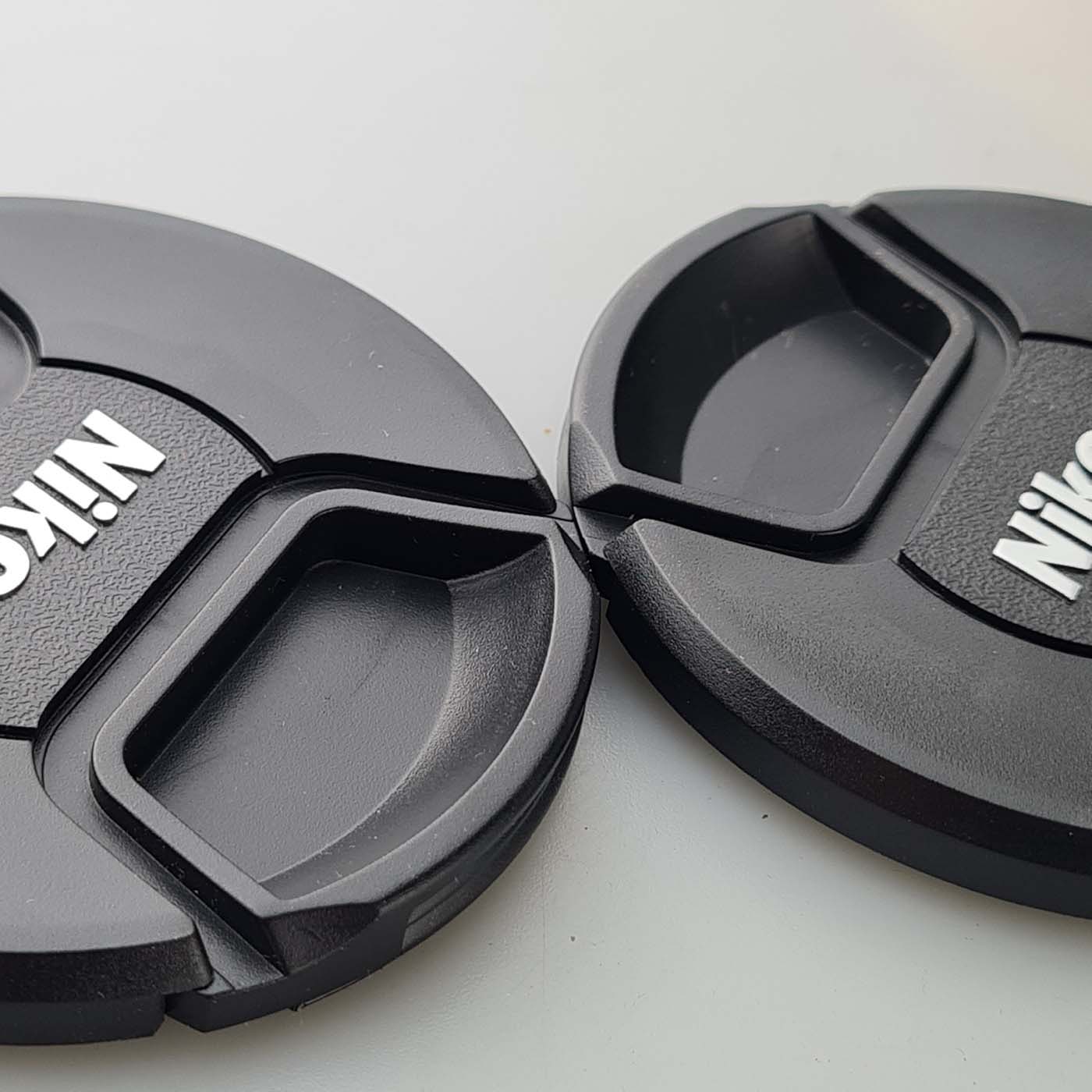 Tapa 77mm LC-77 Para Nikon Lente 24-120mm 17-55mm 24-70mm 20mm 24mm 45mm 70-200mm 10-24mm 16-35mm