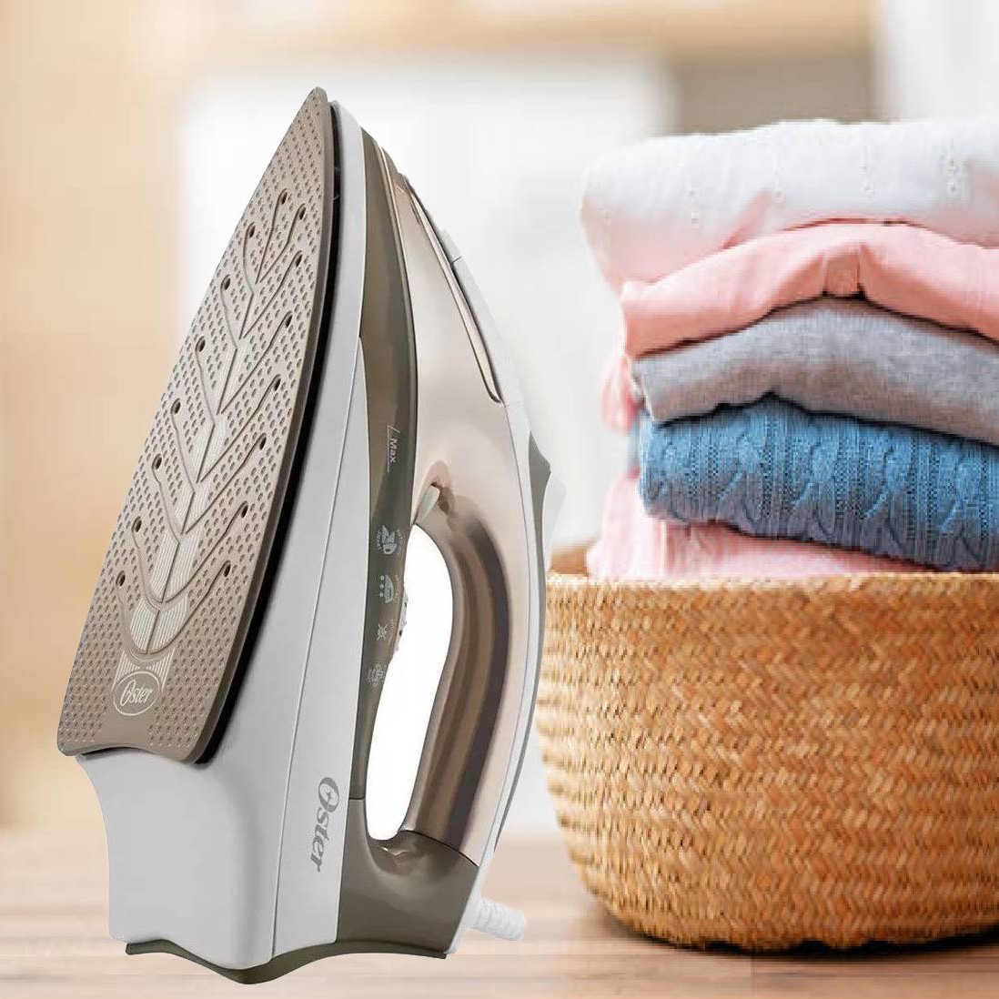 PLANCHA DE VAPOR SUELA CERAMICA DORADA/BLANCO OSTER