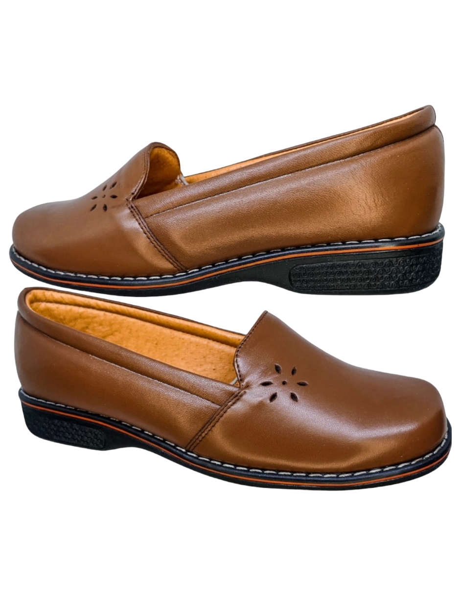 Zapato Suave para Pie Delicado Dama Confeccionado en Piel de Borrego y Cómodo Amplio Ajuste