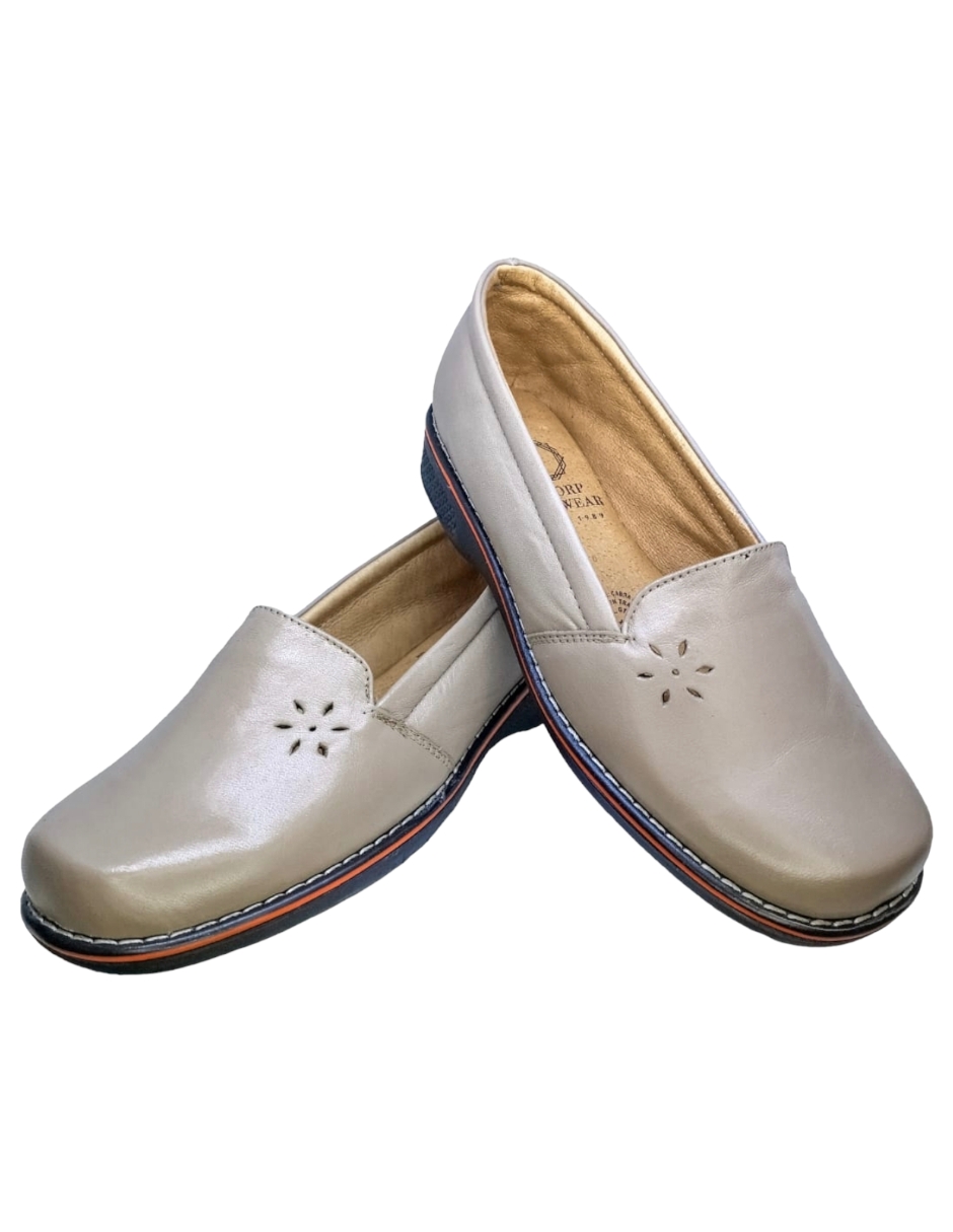 Zapato Suave para Pie Delicado Dama Confeccionado en Piel de Borrego y Cómodo Amplio Ajuste