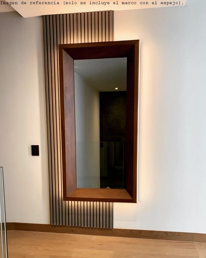 Espejo a muro familia Heinola acabado con hoja de plata (proceso artesanal).