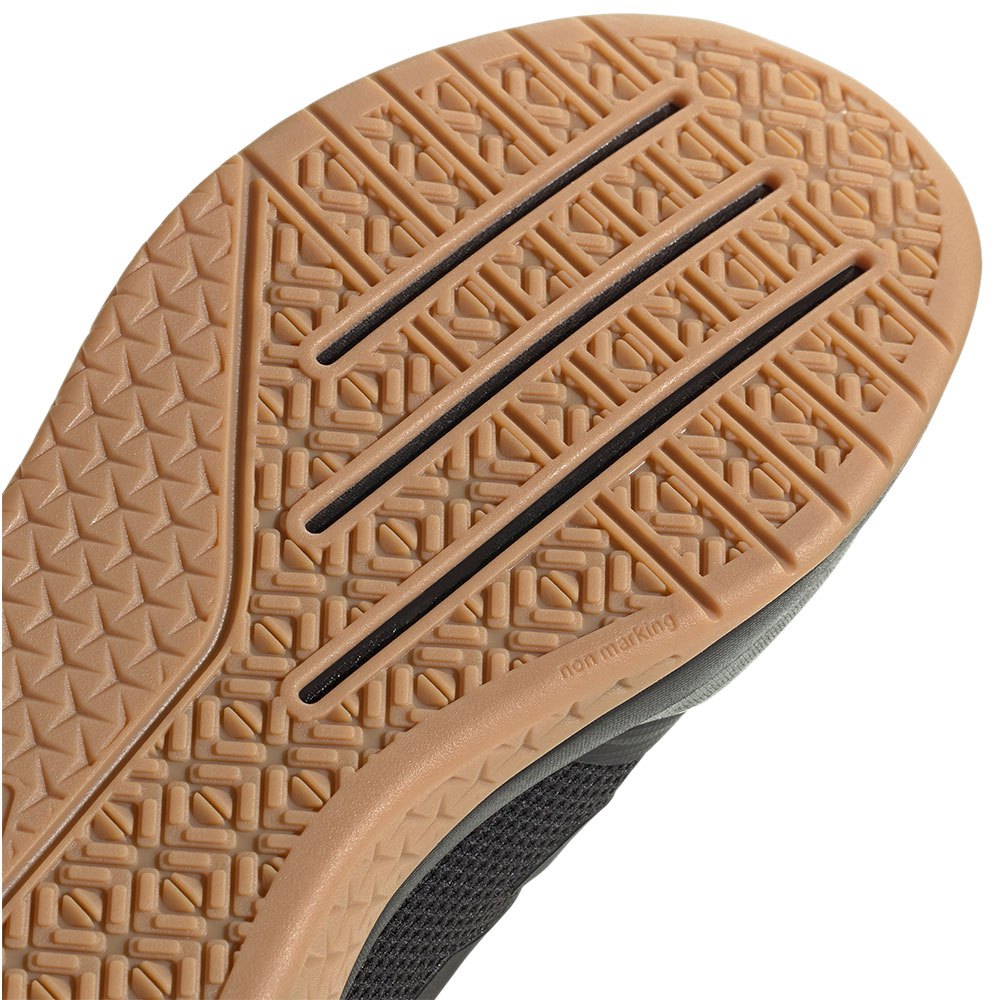 Tenis adidas Trainer V