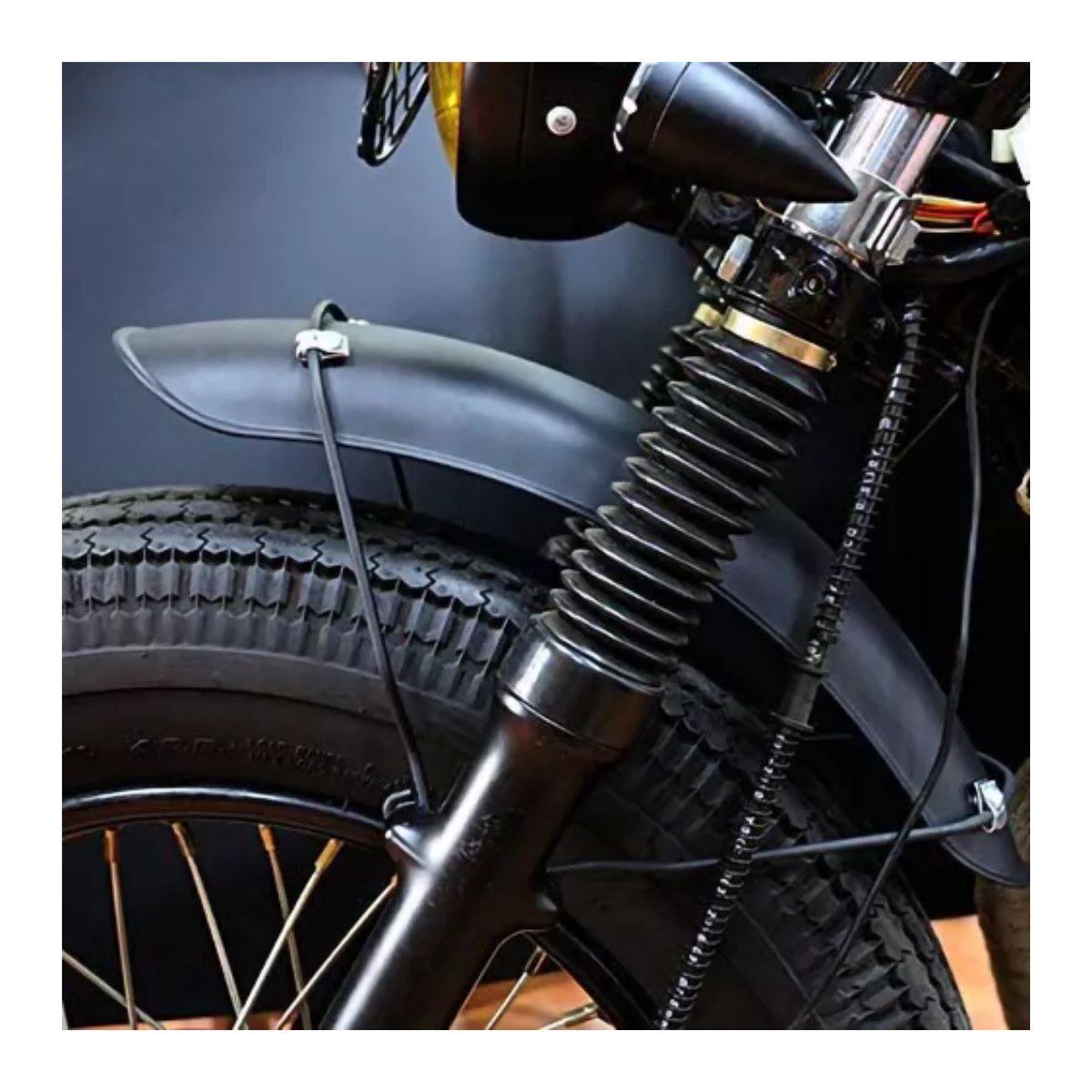 Salpicadera Universal Moto Delantera Cafe Racer/ Scrambler. Negro