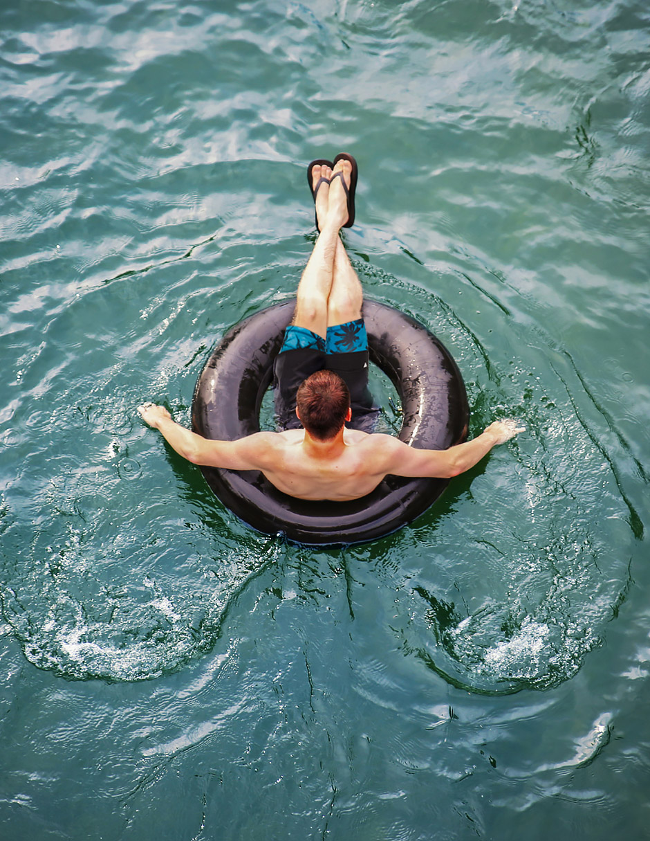 Traje de Baño Para Hombre y Adolescente para Nadar y Gym, Bañador Short Estampado Multideporte De Secado Rápido con Licra Interna De compresión, Modelo STORM PALM