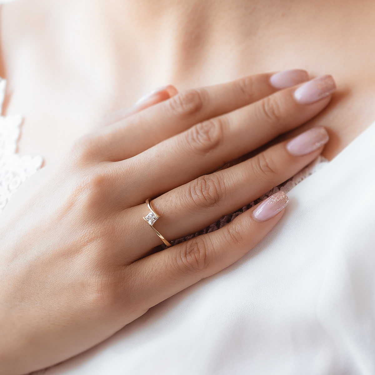 ANILLO DE COMPROMISO 10K ORO AMARILLO CON PIEDRA ZURI ABBA JOYAS