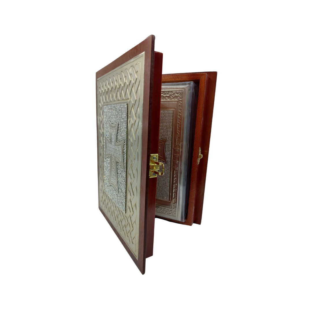 Biblia Latinoamericana Con Caja De Madera Cruz Modelo 1